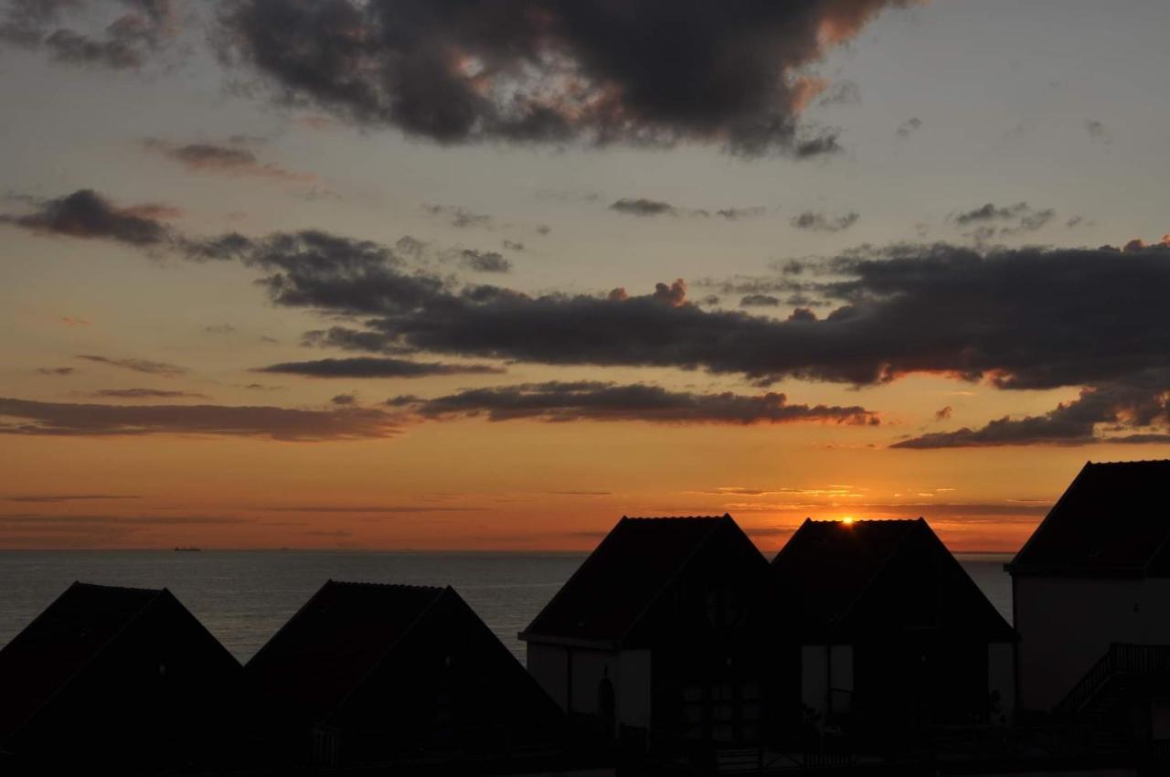 Le 246 - Duplex Face A La Mer Pour 4 Personnes, Wifi, Tv Full Sat, Parking Wimereux Exteriör bild