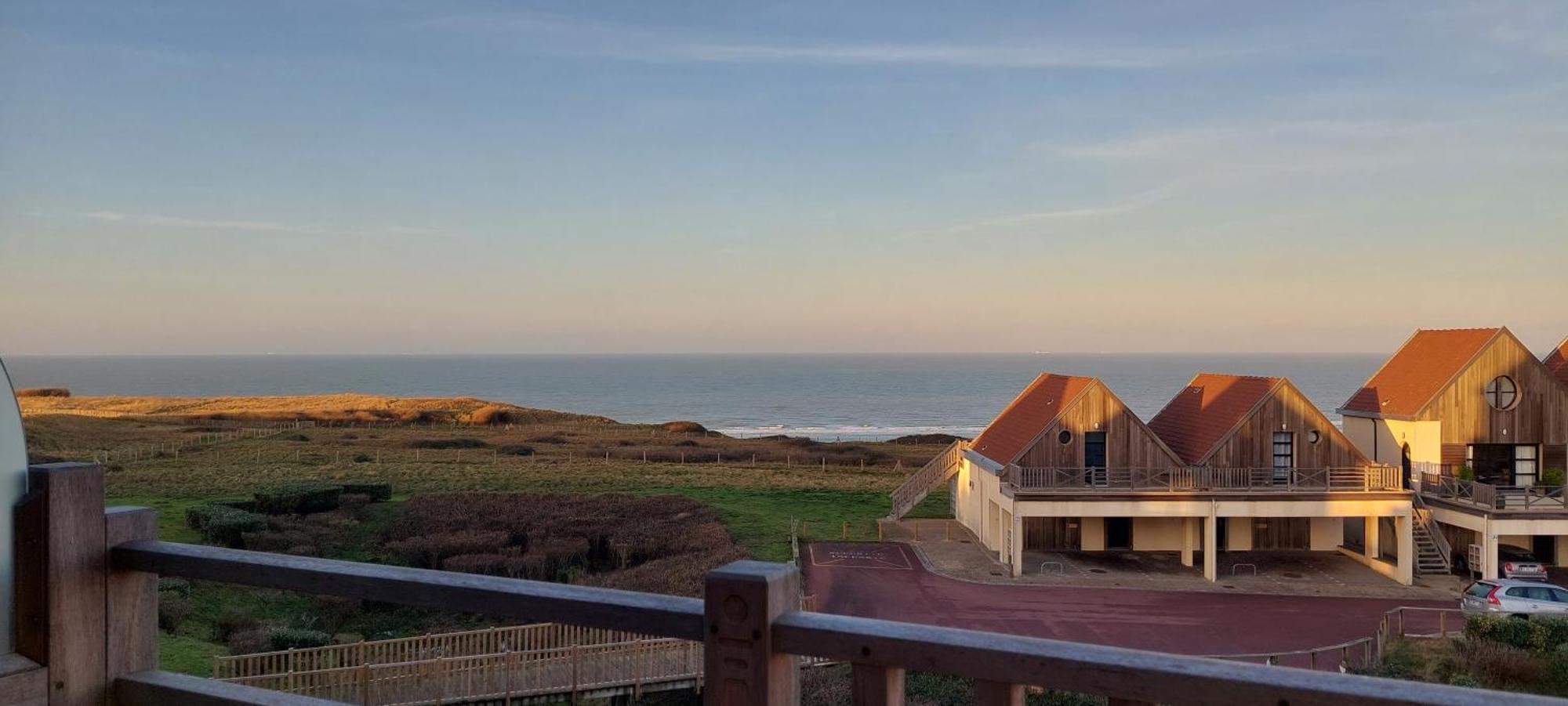Le 246 - Duplex Face A La Mer Pour 4 Personnes, Wifi, Tv Full Sat, Parking Wimereux Exteriör bild