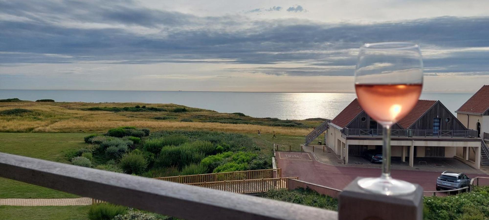 Le 246 - Duplex Face A La Mer Pour 4 Personnes, Wifi, Tv Full Sat, Parking Wimereux Exteriör bild